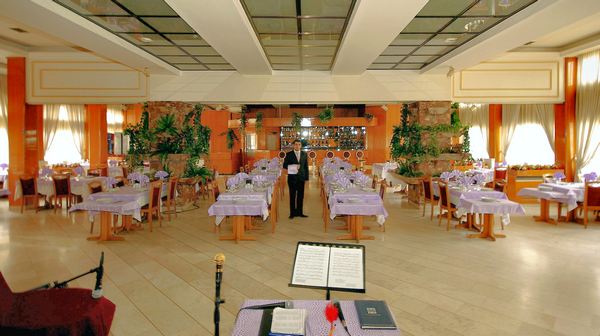 The restaurant of the Turistik Otel
